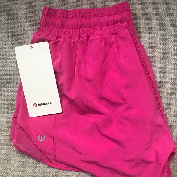 NWT Lululemon Hotty Hot LR Short 4" Sonic Pink - Picture 4 of 5